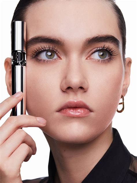 Diorshow : la collection de maquillage des yeux signée Dior 